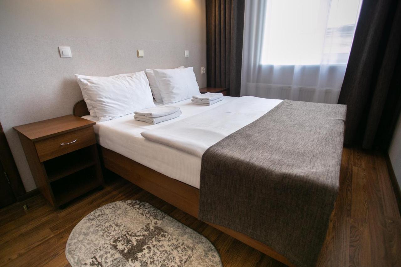 Molodezhnaya Hotel ブレスト エクステリア 写真